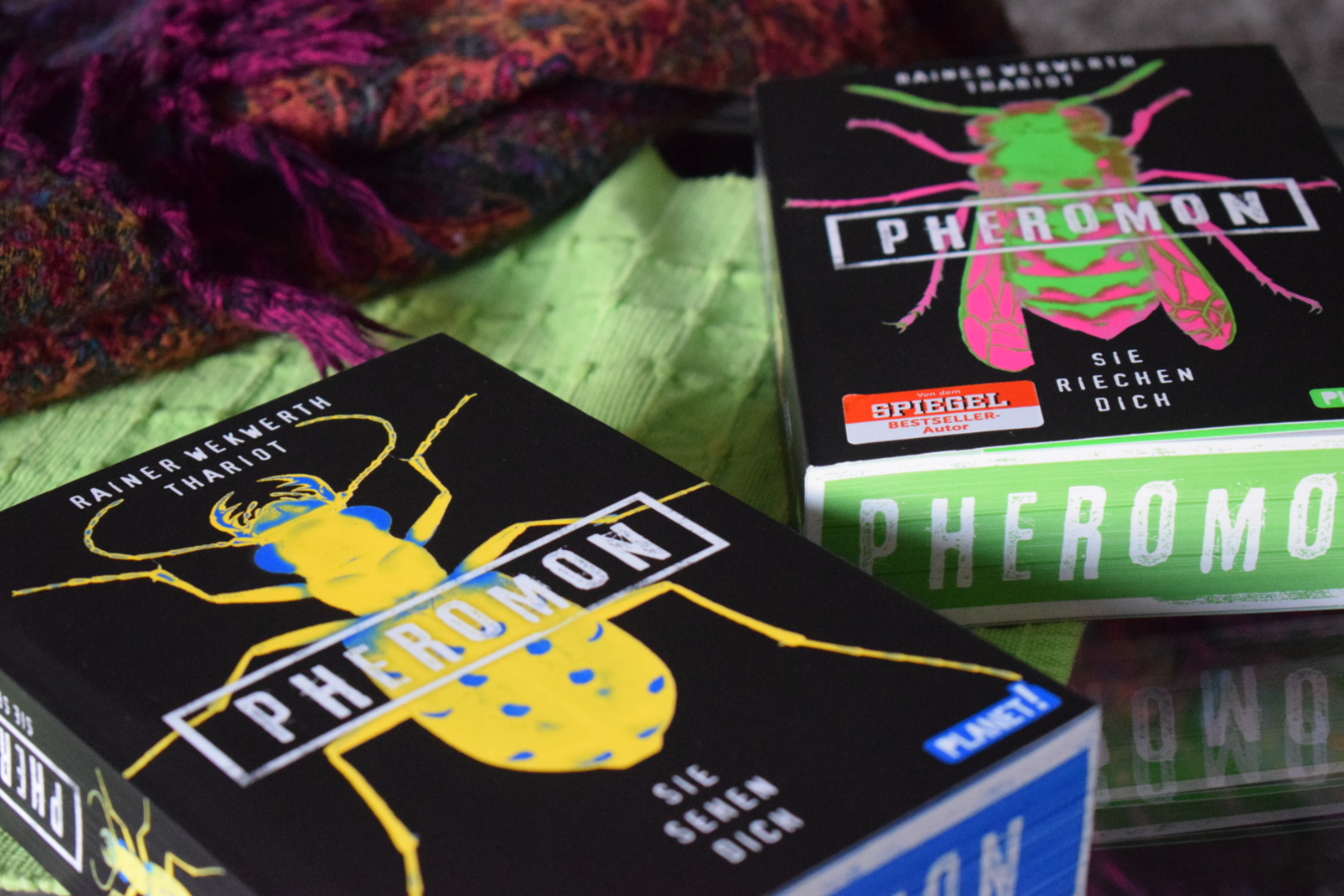 Pheromon: sie sehen dich (2) / Rezension