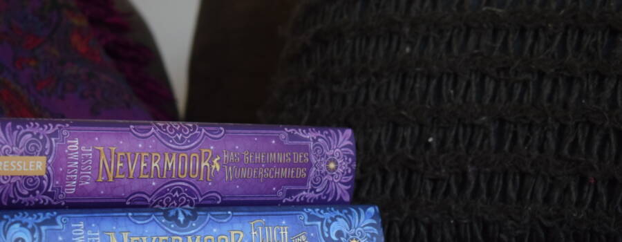 Nevermoor: Das Geheimnis des Wunderschmieds (2) / Rezension