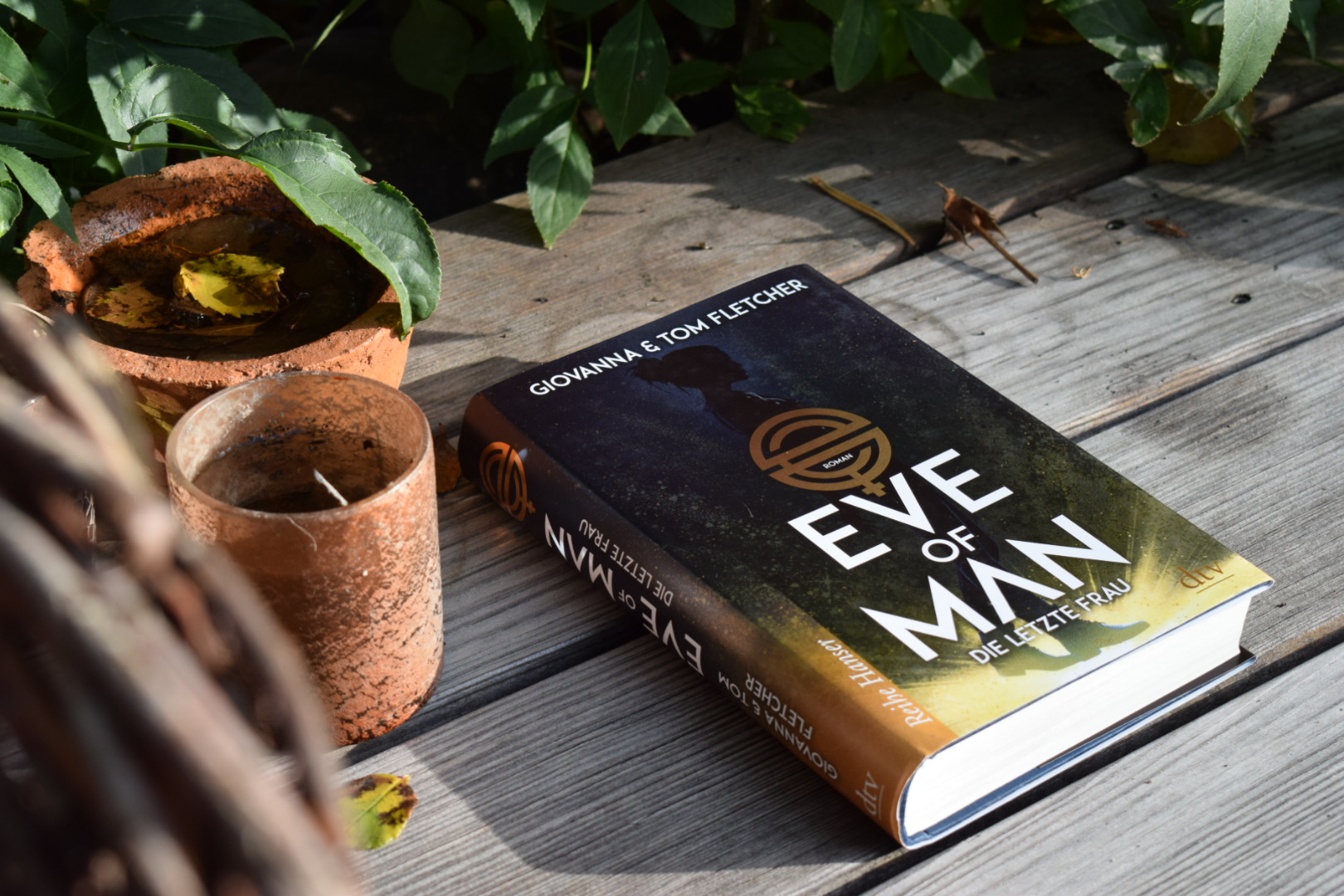 Eve of Man (1) / Rezension