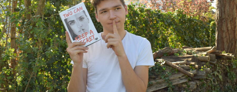 Two Can Keep A Secret / Rezension