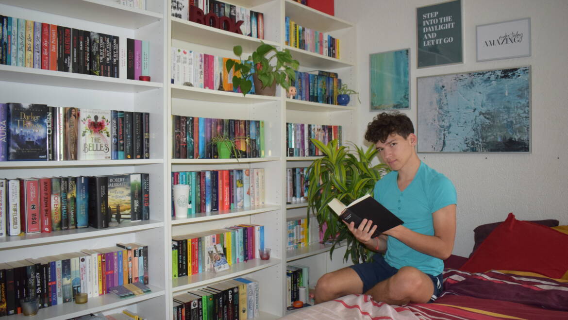 Neue Bücherregale und Desenio Bilderwand