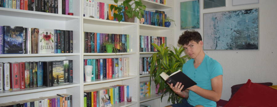 Neue Bücherregale und Desenio Bilderwand