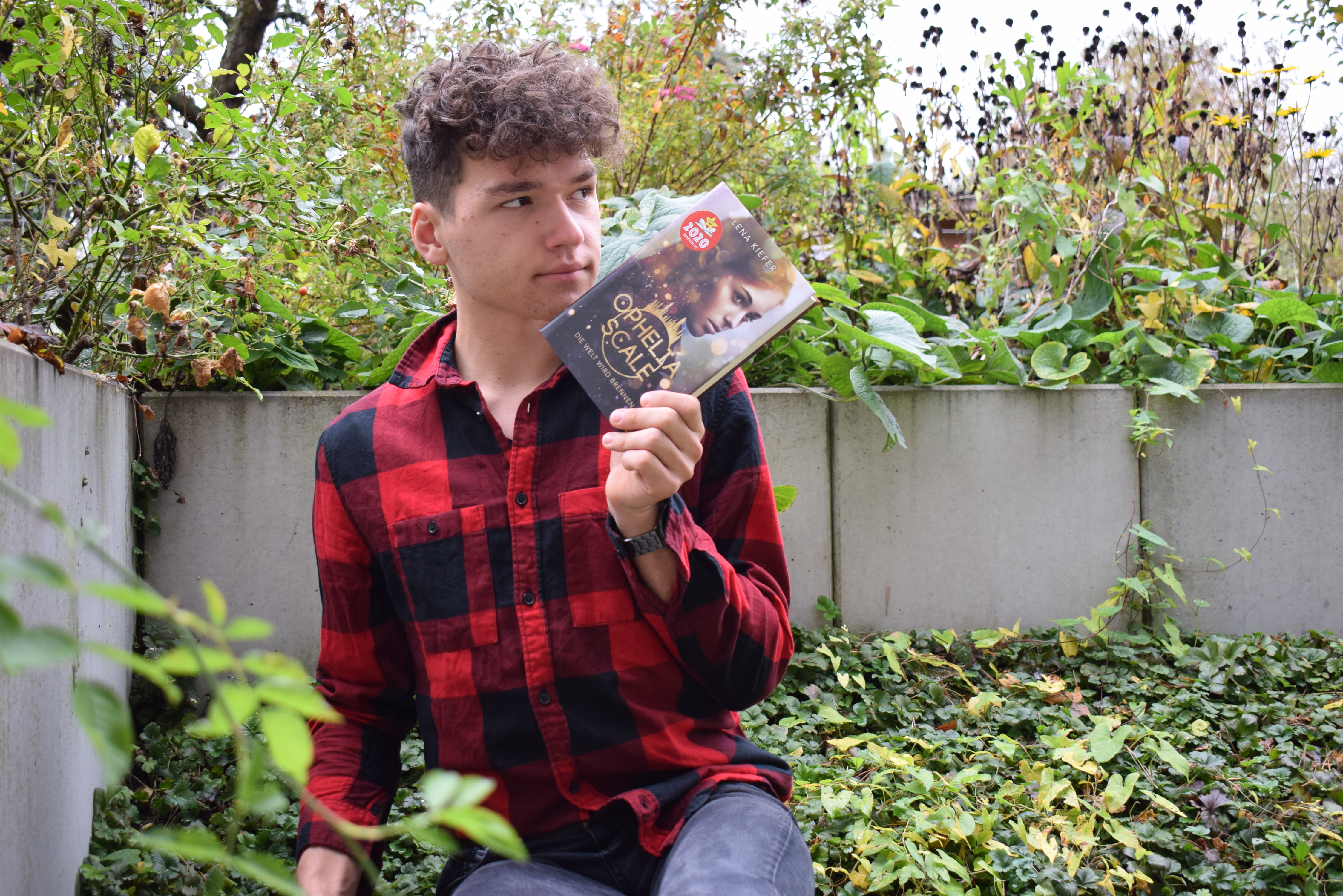 Ophelia Scale: die Welt wird brennen (1) / Rezension