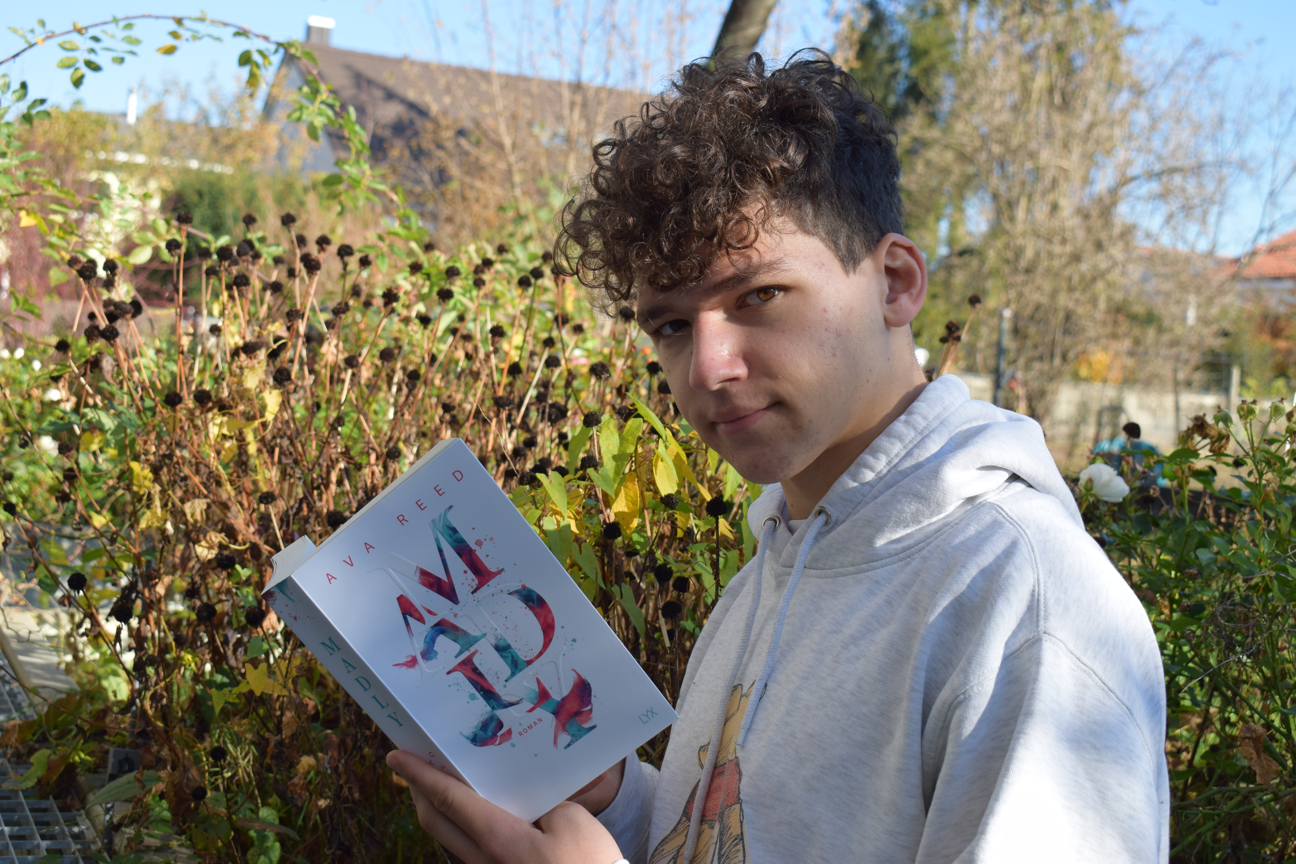 MADLY (2) / Rezension